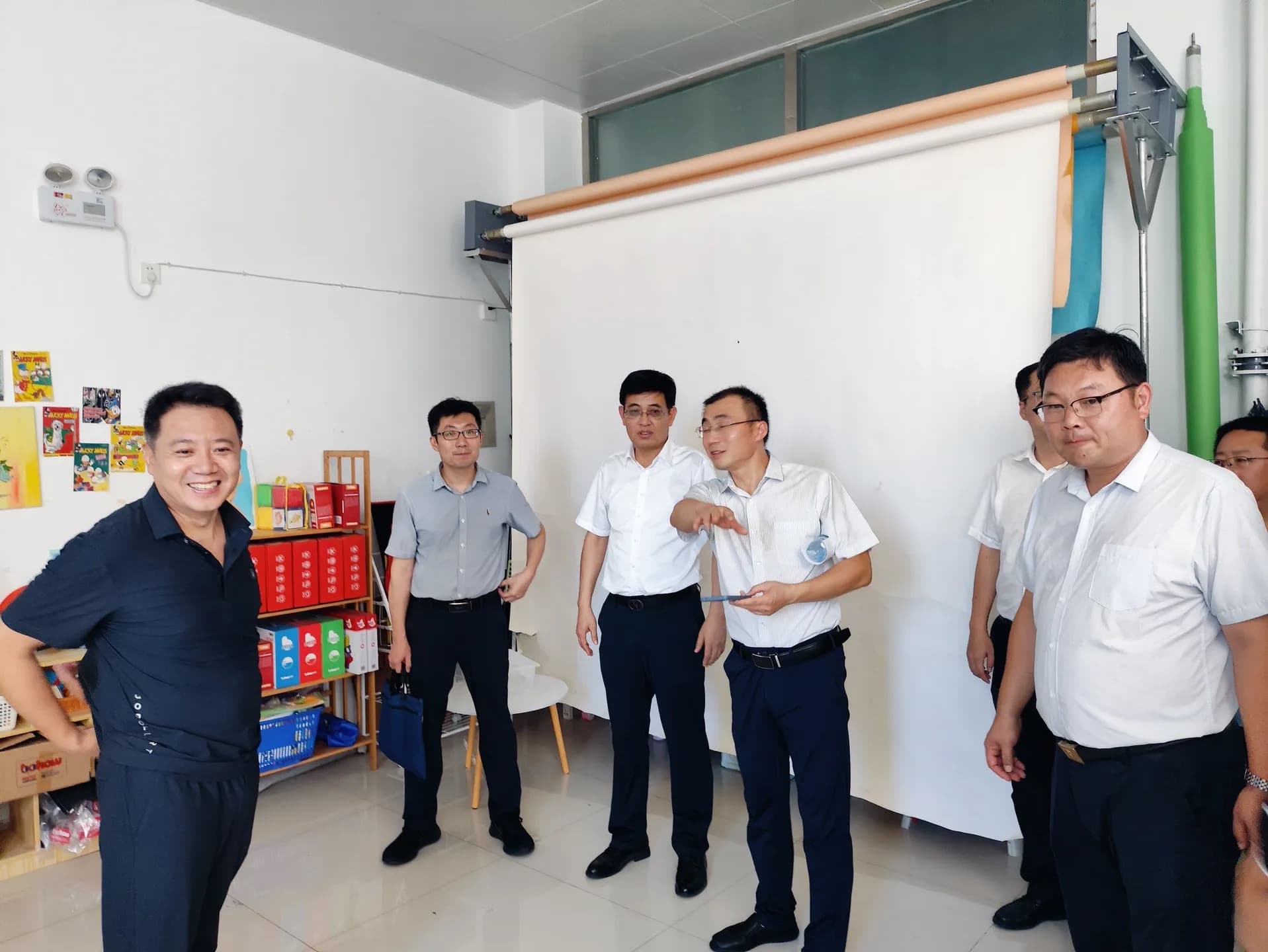 市领导莅临视察 为公司发展把脉支招图片 8